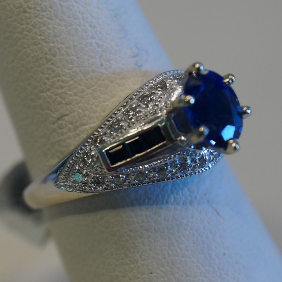 14KW Gold Genuine Blue Sapphire & Diamond Ring - Picture 2 of 9